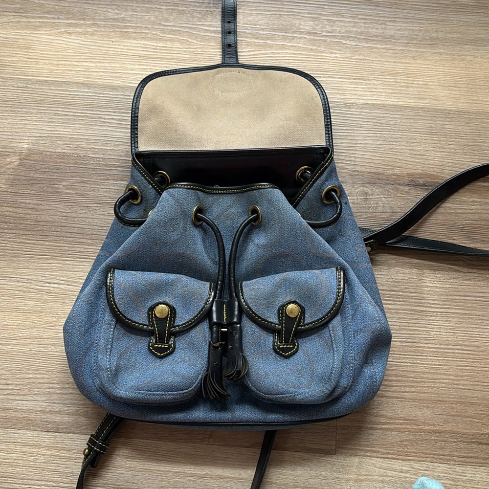 Dooney & Bourke Tan and Black Bag - Picture 3 of 9